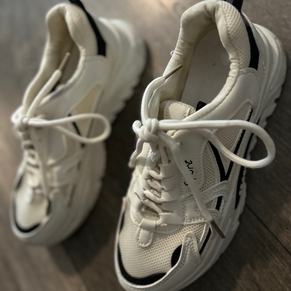 Sport trainers